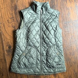 NWOT Eddie Bauer Green Quilted Vest Outdoor Essential size Large (N10)